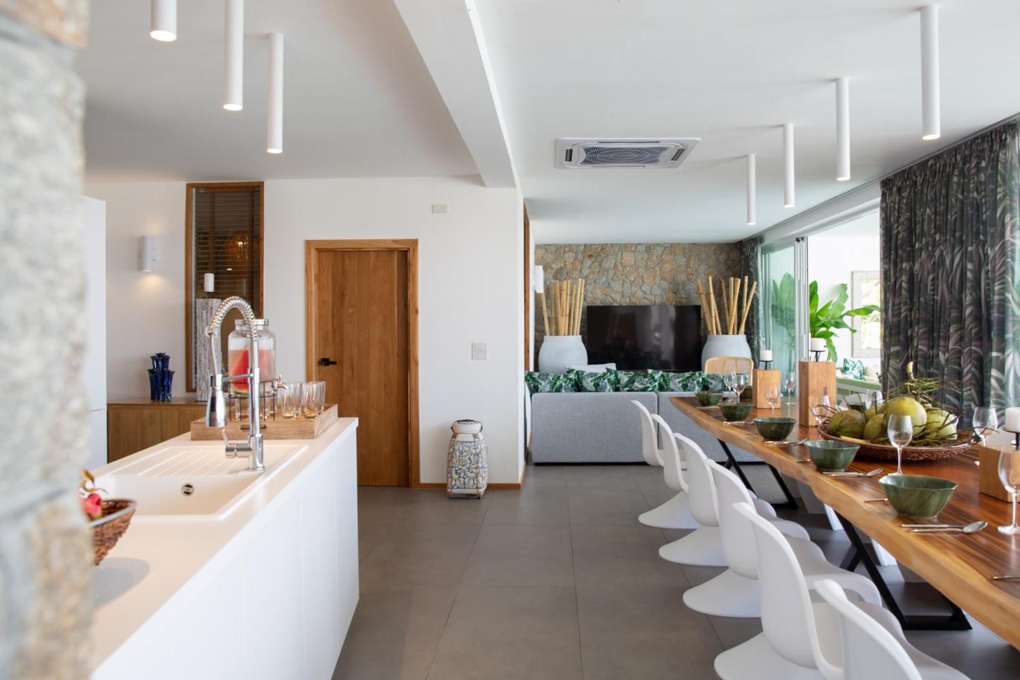 Stunning 7 Bedroom 2 Swimming Pools